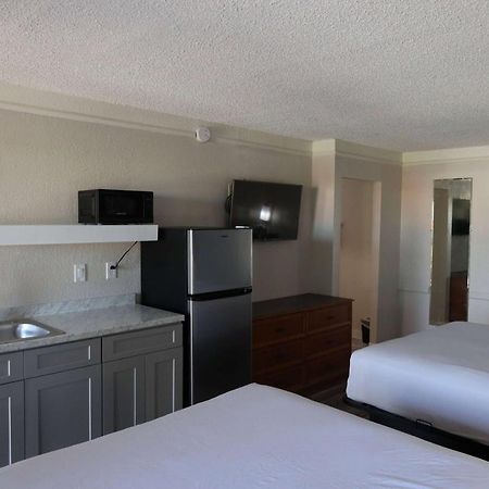 Super 8 By Wyndham Austin South I-35 Hotel Kültér fotó