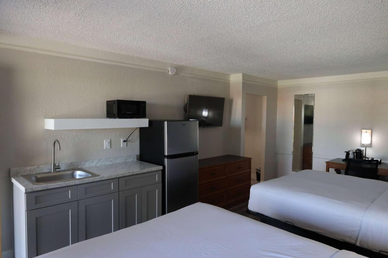 Super 8 By Wyndham Austin South I-35 Hotel Kültér fotó