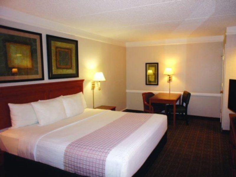Super 8 By Wyndham Austin South I-35 Hotel Kültér fotó