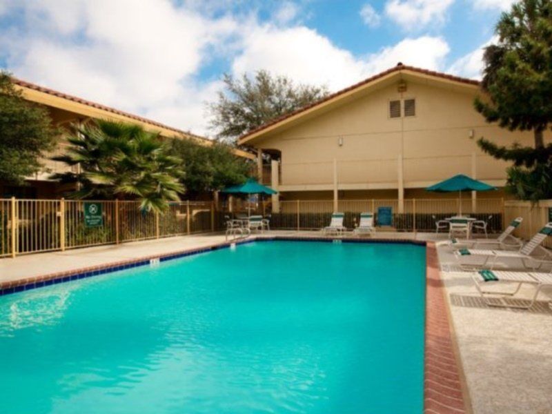 Super 8 By Wyndham Austin South I-35 Hotel Kültér fotó