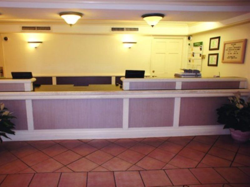Super 8 By Wyndham Austin South I-35 Hotel Kültér fotó